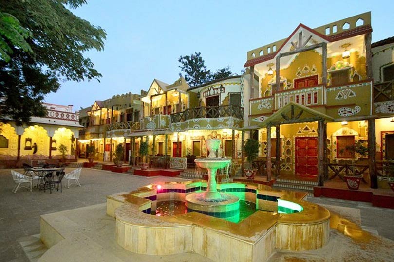 Jaipur Same Day Tour with Chokhi Dhani Resort